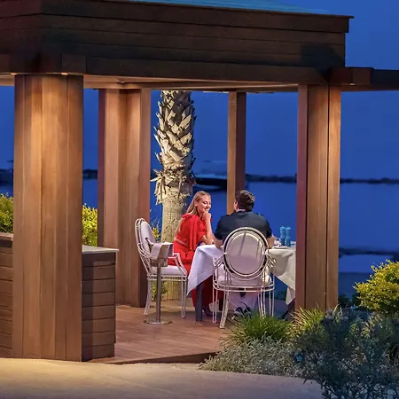 Parklane, A Luxury Collection & Spa, 레메소스