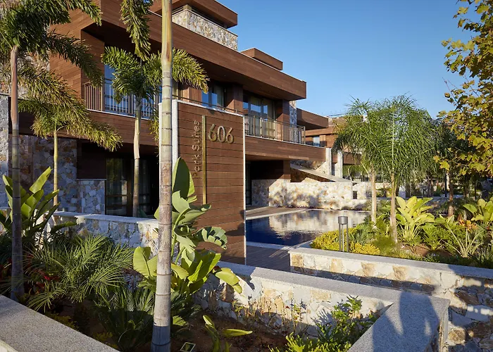 Parklane, A Luxury Collection & Spa, Лимасол