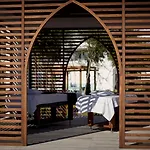 אתר נופש Parklane, A Luxury Collection & Spa, לימסול