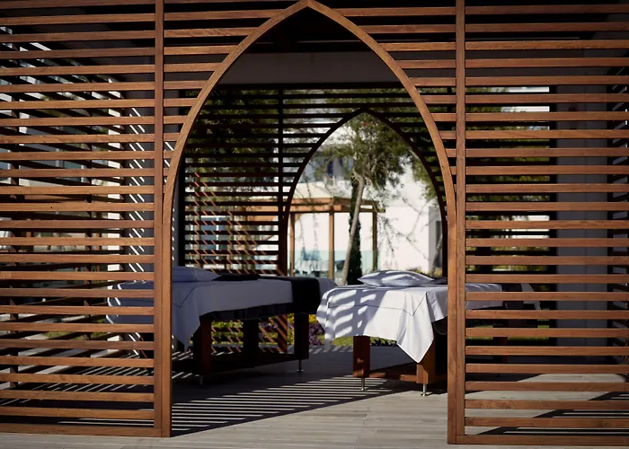 אתר נופש Parklane, A Luxury Collection & Spa, לימסול